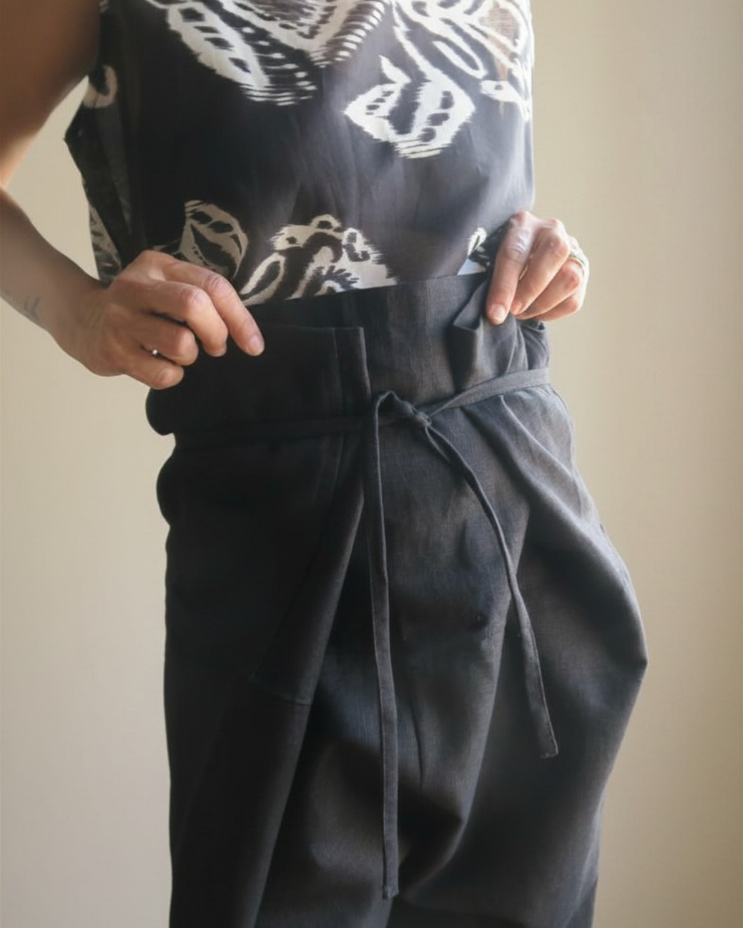 Pantalón wrap negro