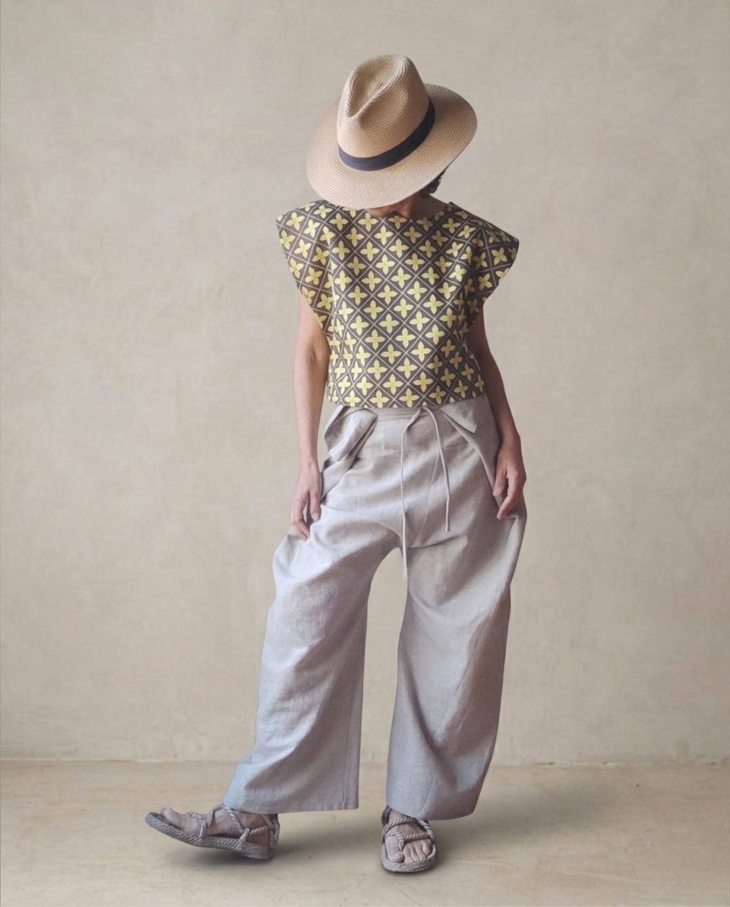 Top crop retro amarillo