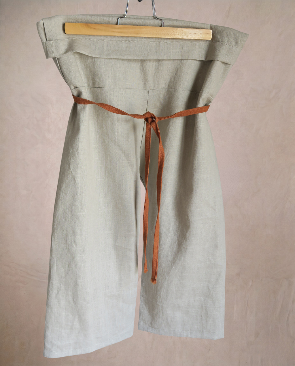Pantalón lino beige