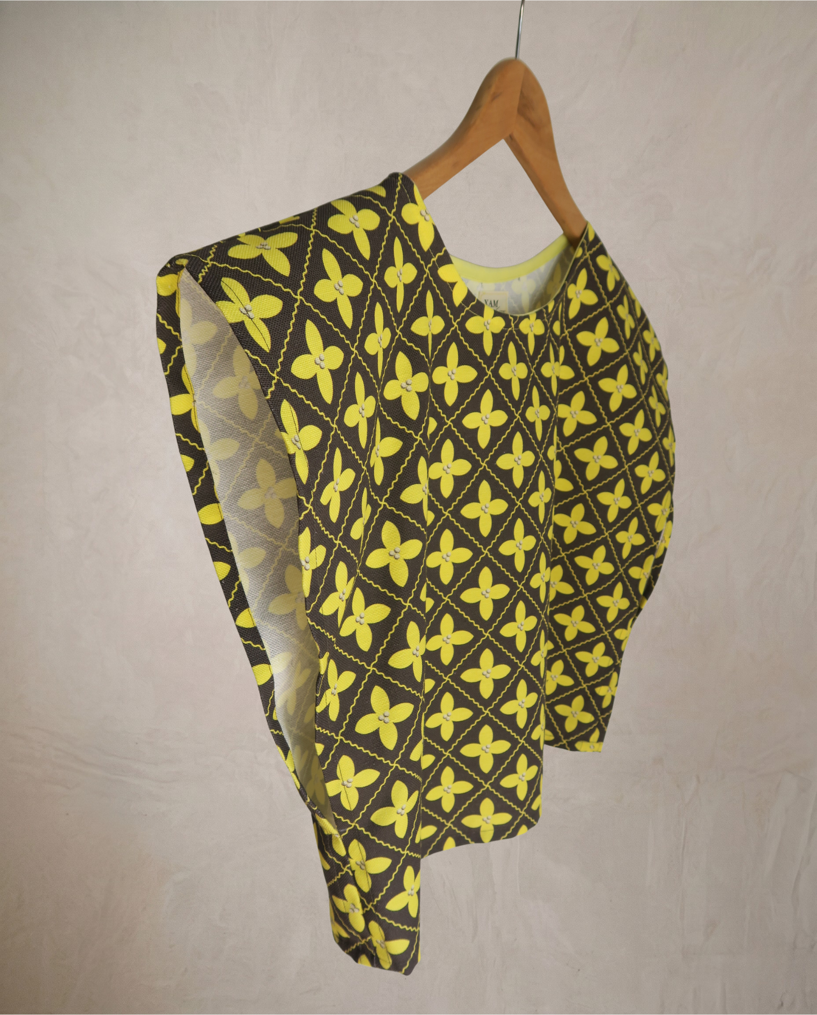 Top crop retro amarillo