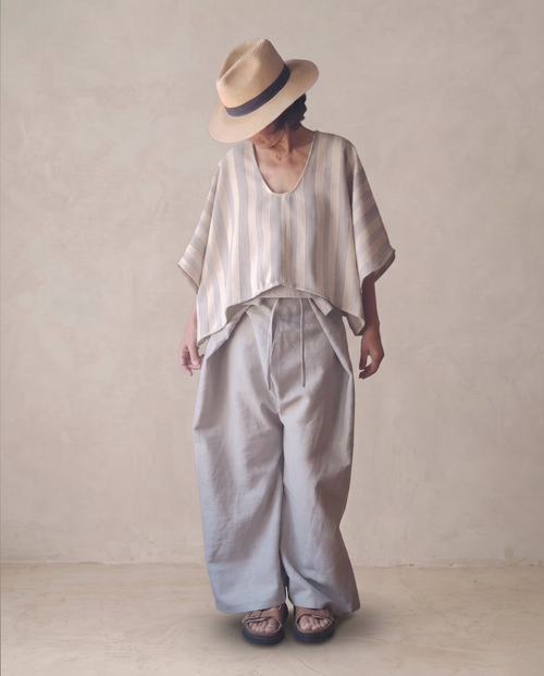 blusa/poncho beige/azul rayas